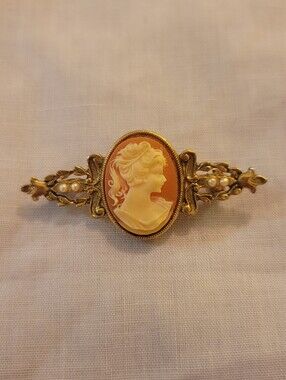 Vintage Miniature Cameo Bar Brooch